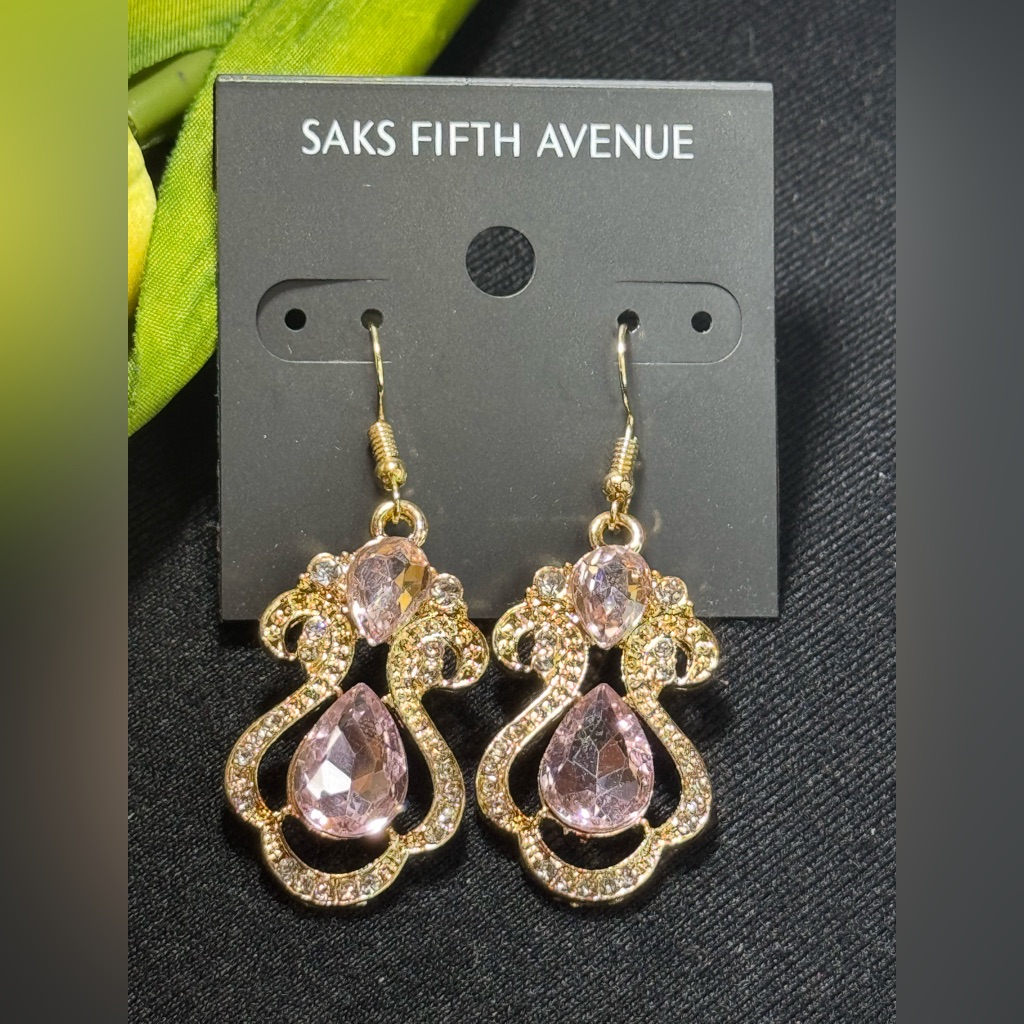 Saks Fifth Avenue Pink Crystal Gold Statement Earrings 225in 20$